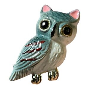 Vintage 1960s Owl Brooch Korea Kitsch Plastic Gold Tone Pin